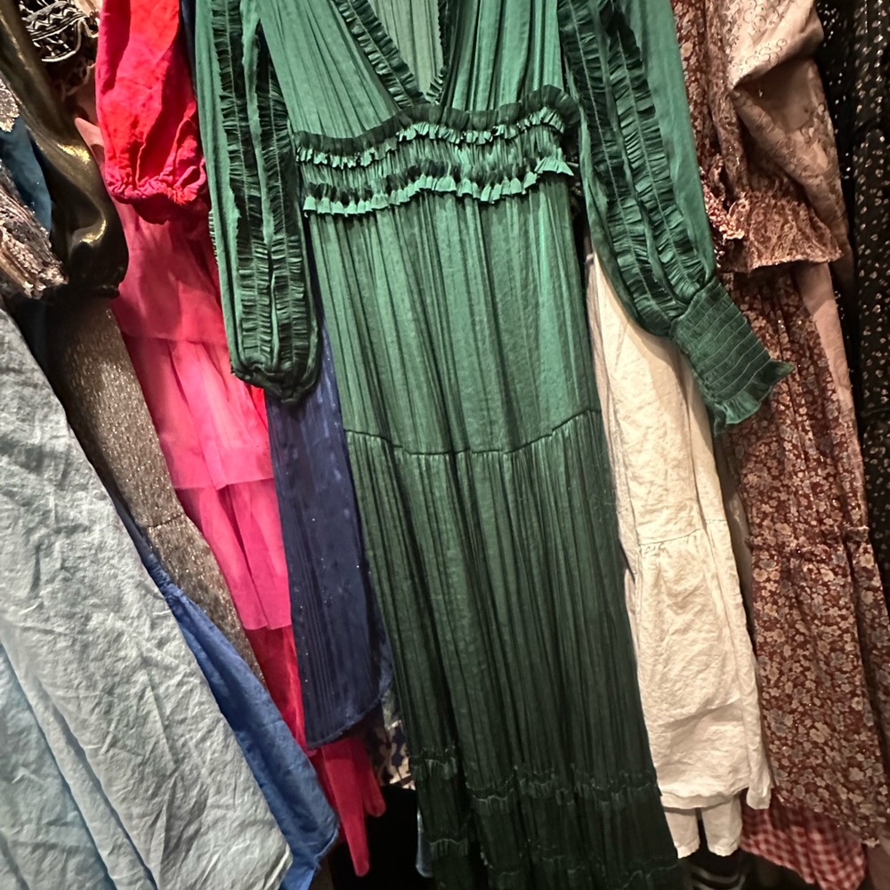 Chic Emerald Long Sleeve Dress